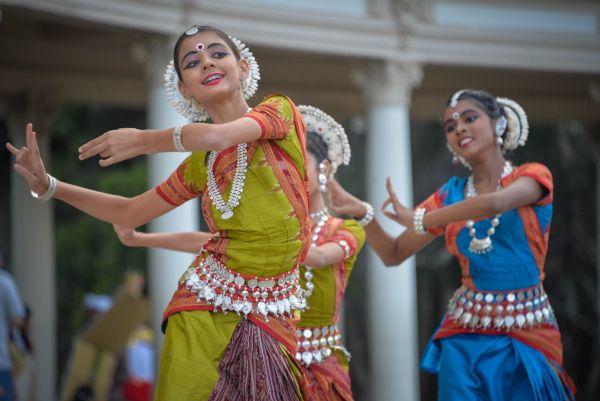 Indianas dançando